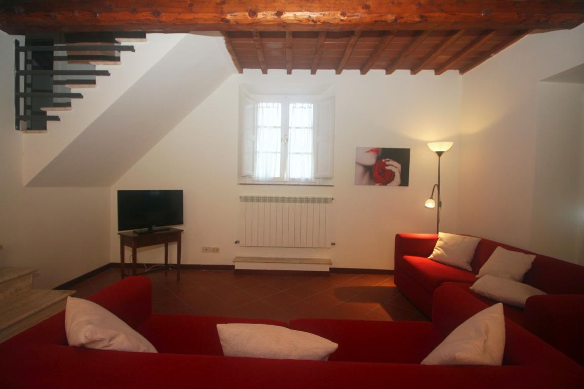 Villa Semi Indipendente SIENA vendita    AGENZIA SIENA IMMOBILIARE DI MOSCADELLI LUCIA