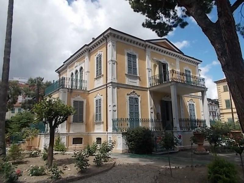Villa in vendita a Grottammare con giardino