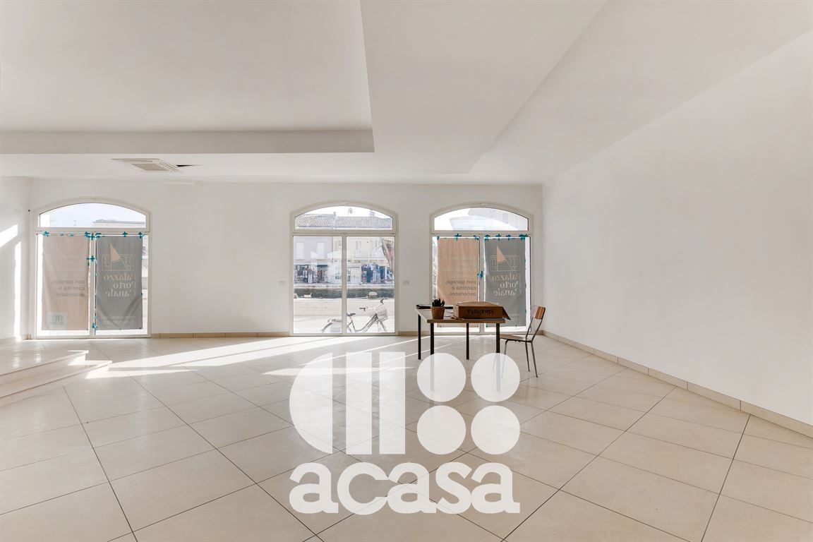 Locale Comm.le in Vendita