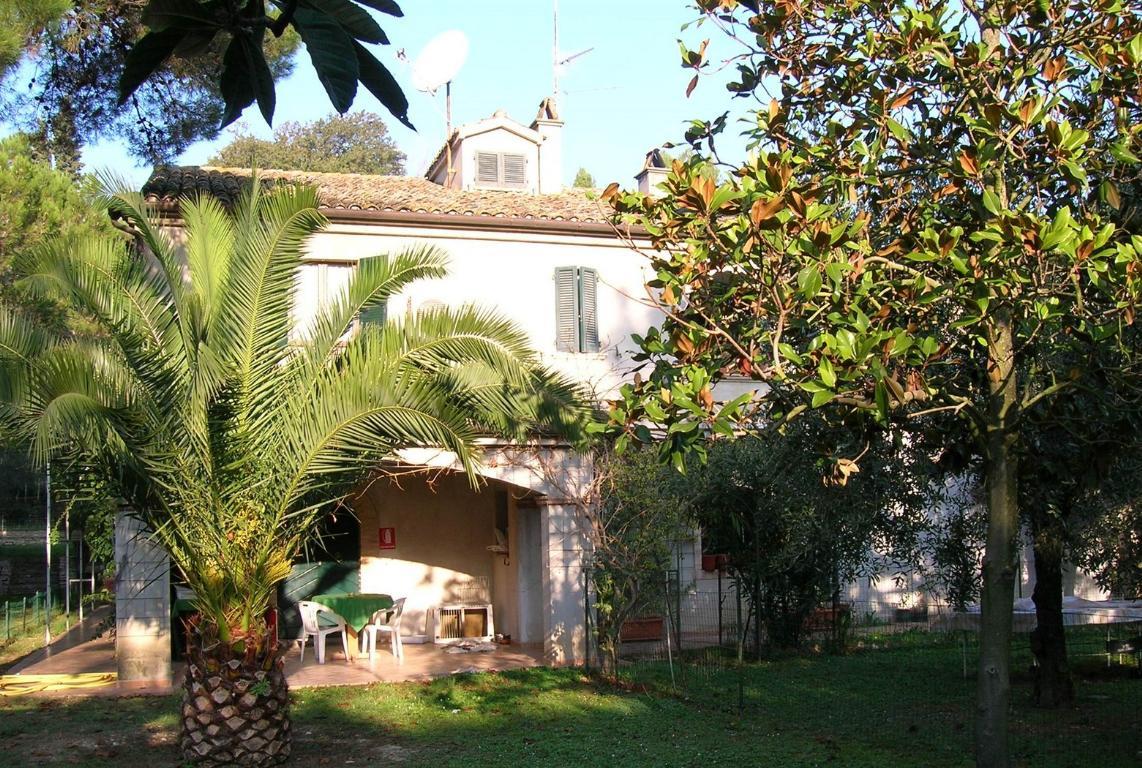 Vendesi casale colonico a Cupra Marittima (AP)