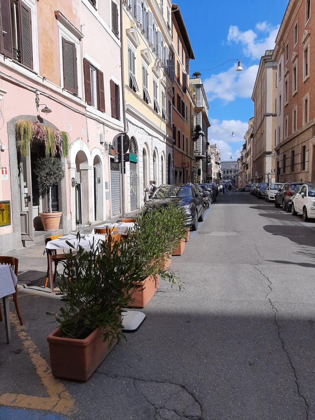Negozio - Loc.Com. ROMA vendita  Centro storico  LA DOMUS SRL