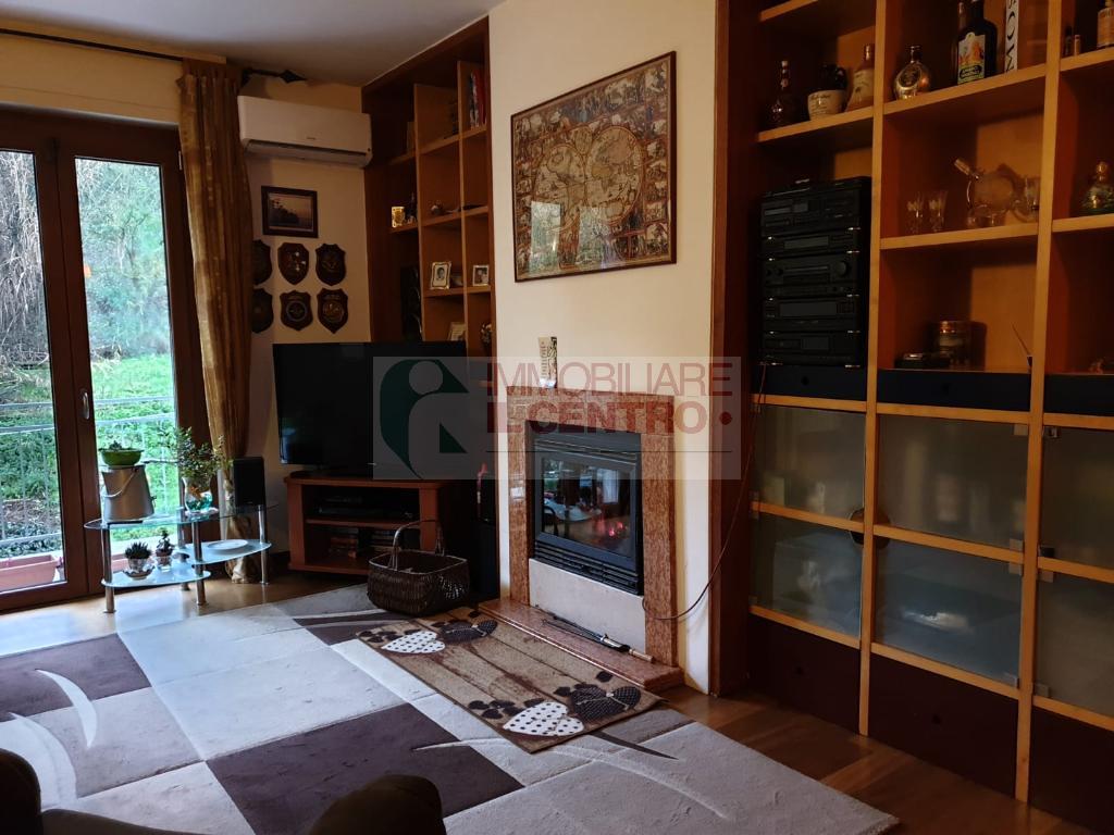  sarzana vendita quart:  il centro immobiliare snc di stefano santi