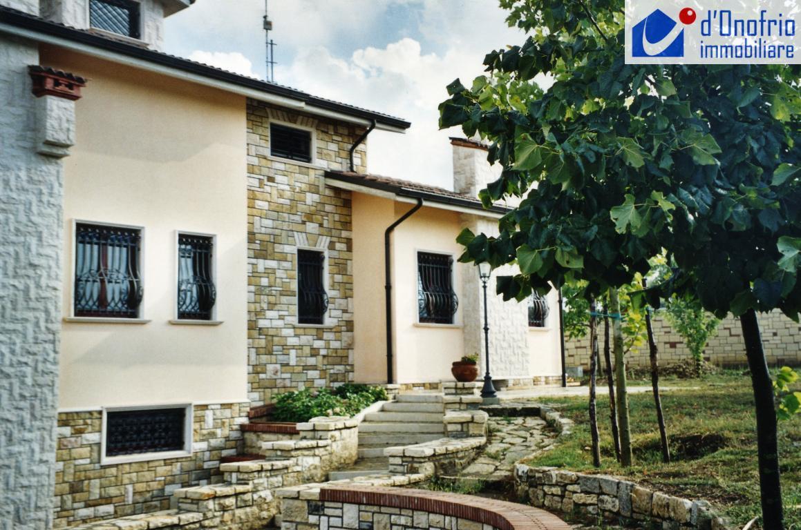 Villa MATRICE vendita   CONTRADA SAN NICOLA STUDIO IMMOBILIARE  d