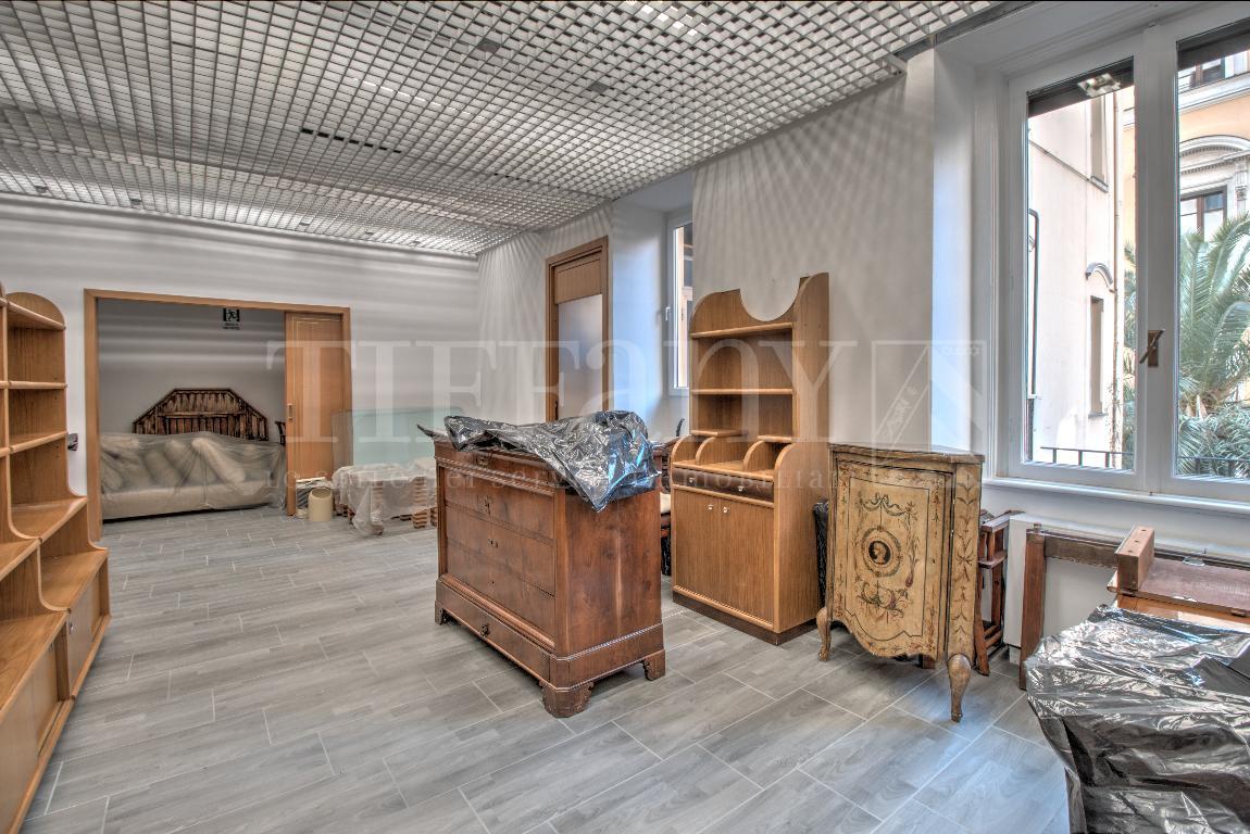 Appartamento ROMA vendita  Centro storico Via Toscana Tiffany Srl Studio Immobiliare