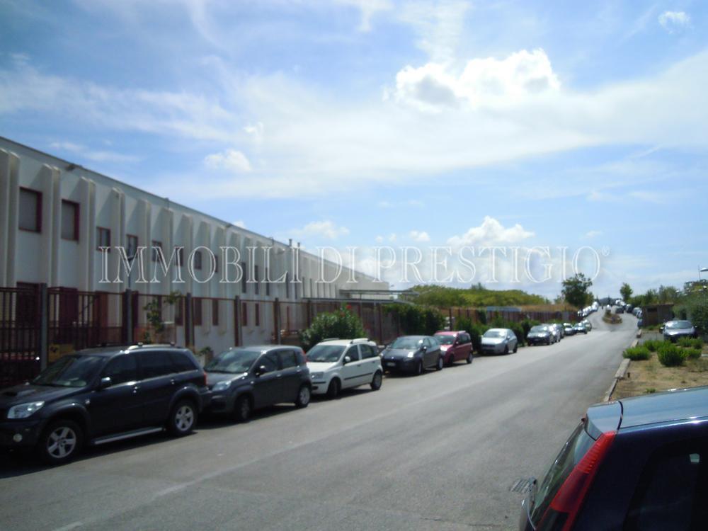 Negozio - Loc.Com. ROMA vendita  TIBURTINO (III MUN.) Via Zoe Fontana IMMOBILI DI PRESTIGIO SRL