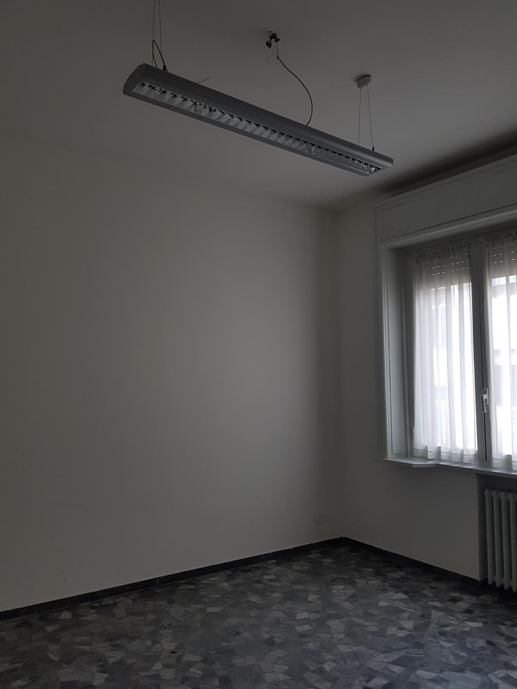 Ufficio - Loc.Com. MILANO affitto   via fontana DMV Real Estate