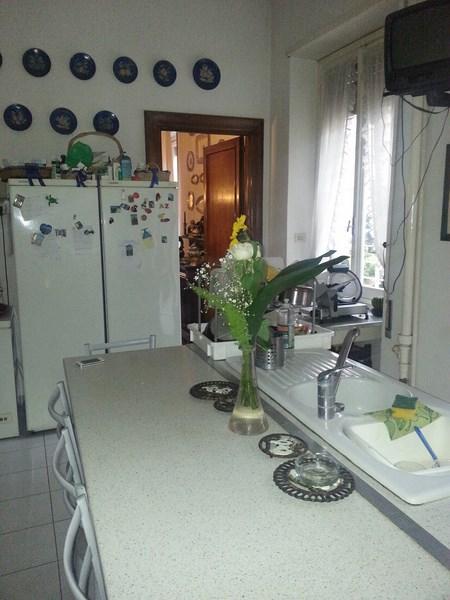Vendesi ampio e prestigioso appartamento in zona Parioli a Roma