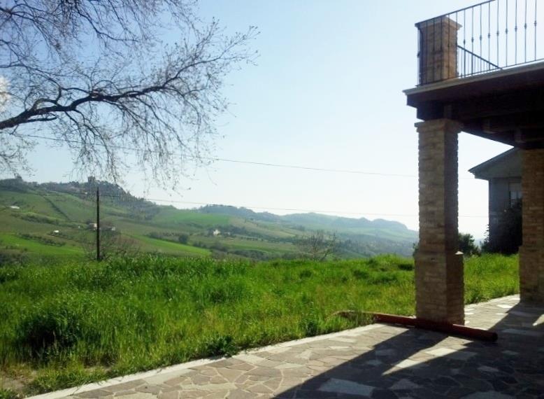 Casale in vendita ad Acquaviva Picena con vista mare