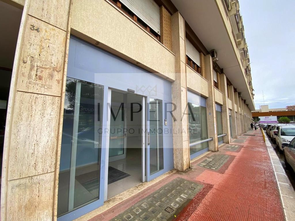 Negozio - Loc.Com. BARI affitto   VIALE EINAUDI PRESTIGE IMMOBILIARE SRLS