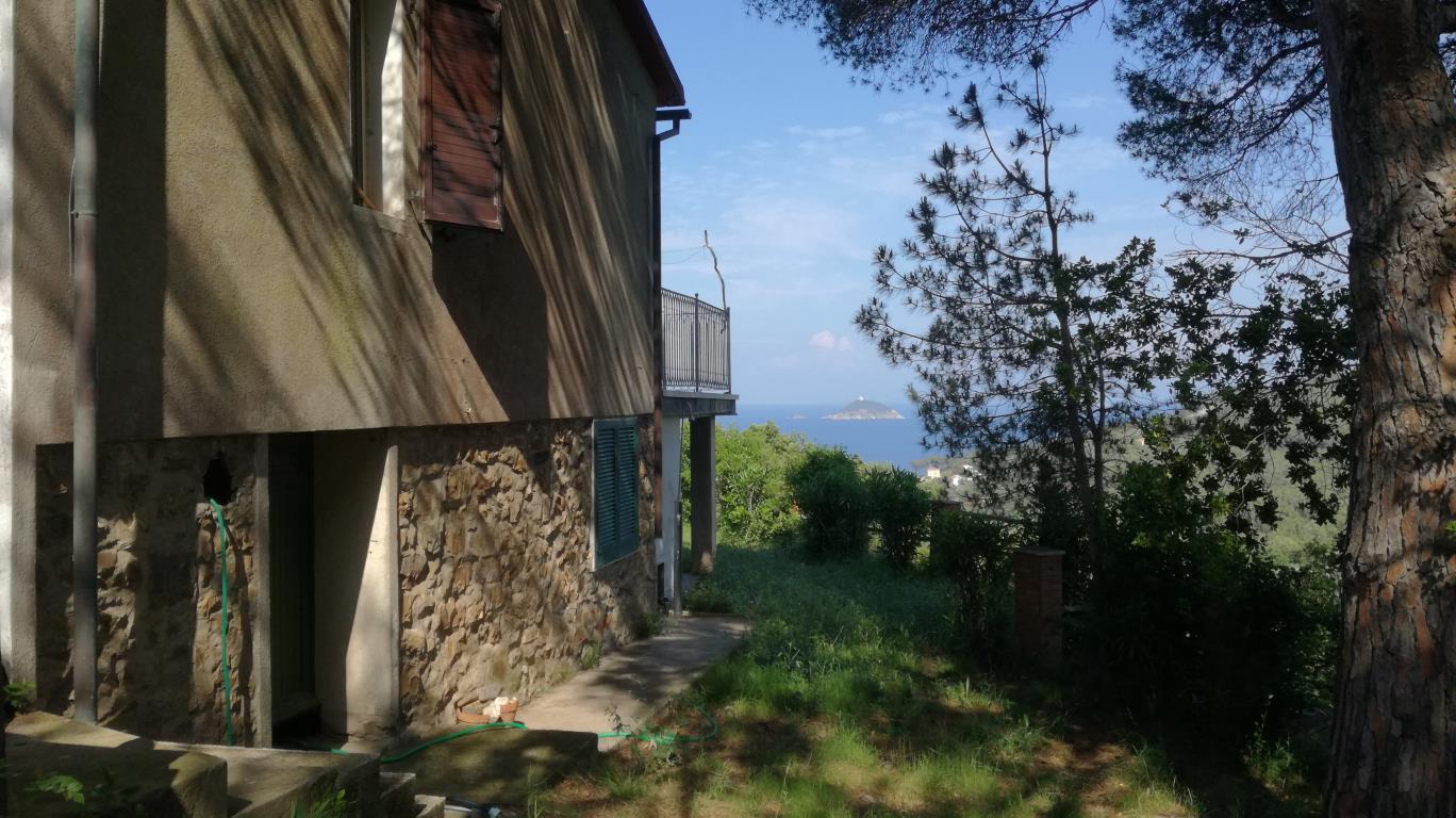 Villa ITALIA vendita    LA DOMUS SRL