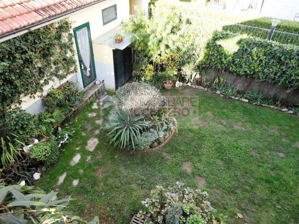  sarzana vendita quart:  il centro immobiliare snc di stefano santi
