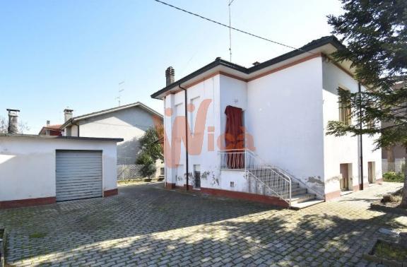  cesena vendita quart:  giampaolo magnani srl