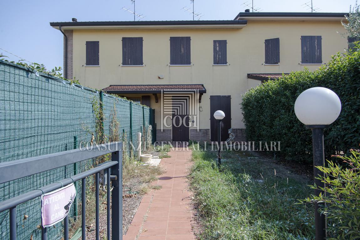  imola vendita quart:  compro casa srl