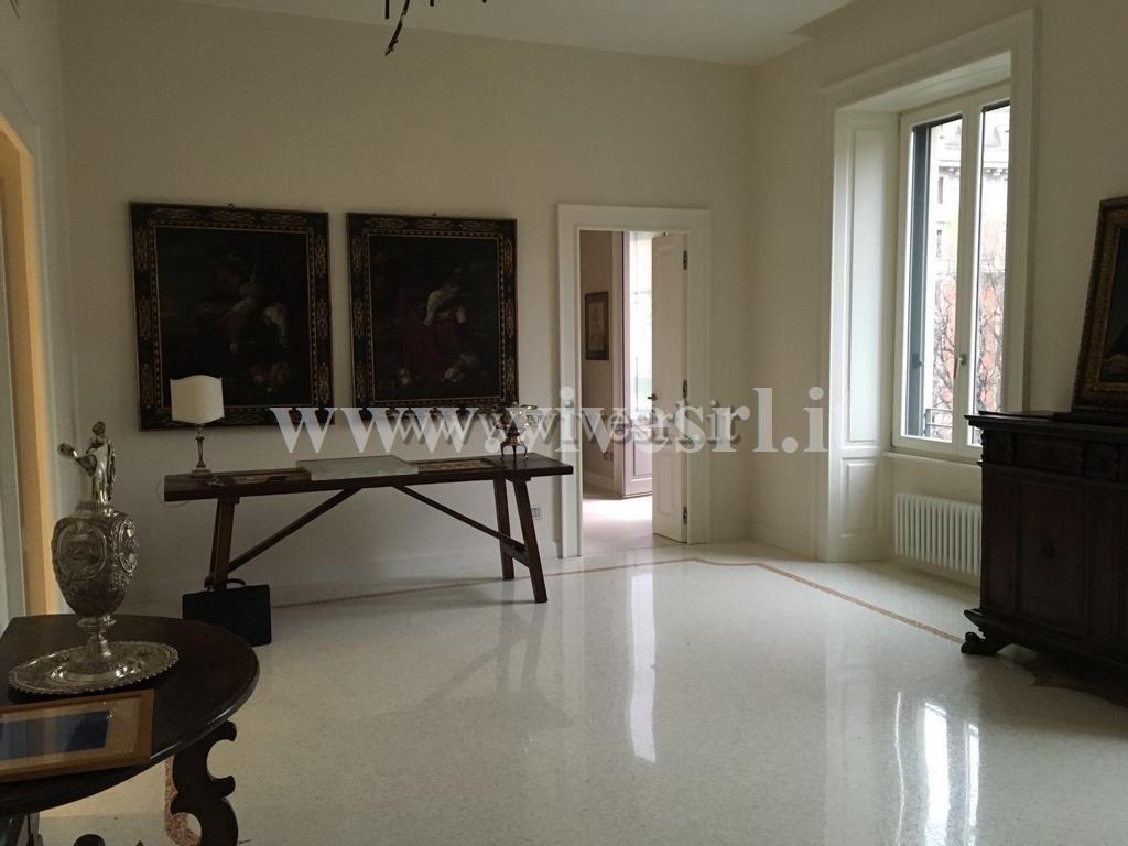 Appartamento MILANO vendita  CADORNA Via Quintino Sella VIVE SRL