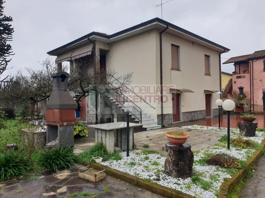  sarzana vendita quart:  il centro immobiliare snc di stefano santi