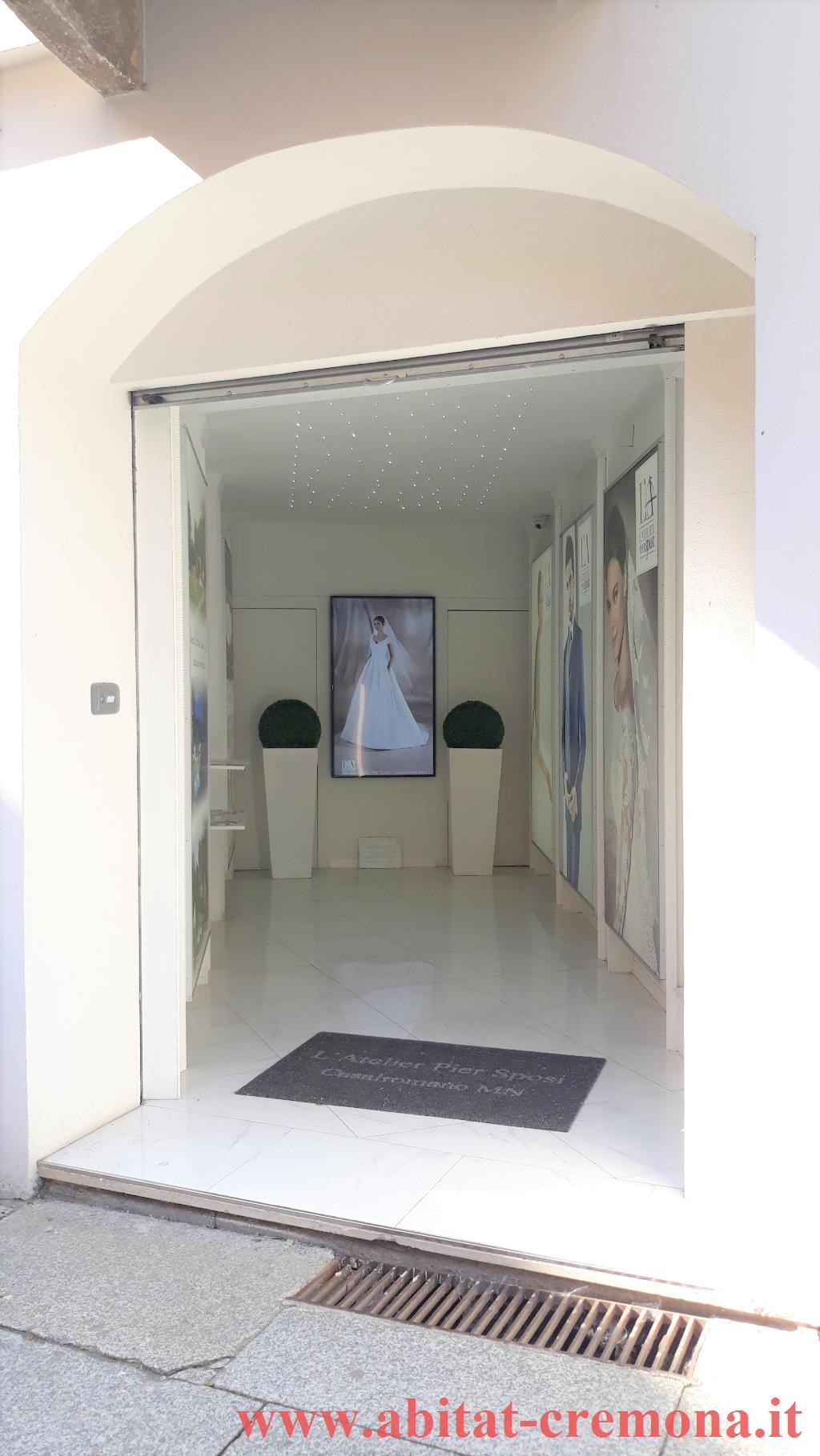 Negozio - Loc.Com. CREMONA affitto   corso garibaldi ABITAT SNC DI MAZZINI LUCA E C.