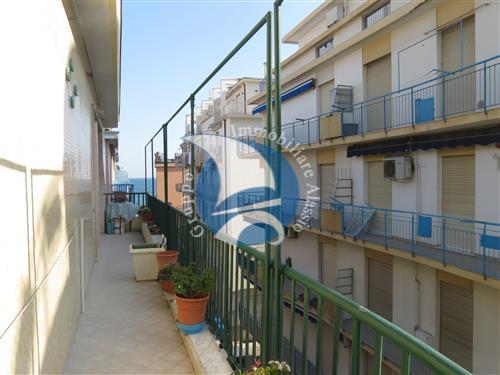  alassio vendita quart:  studio musso di infantino franca