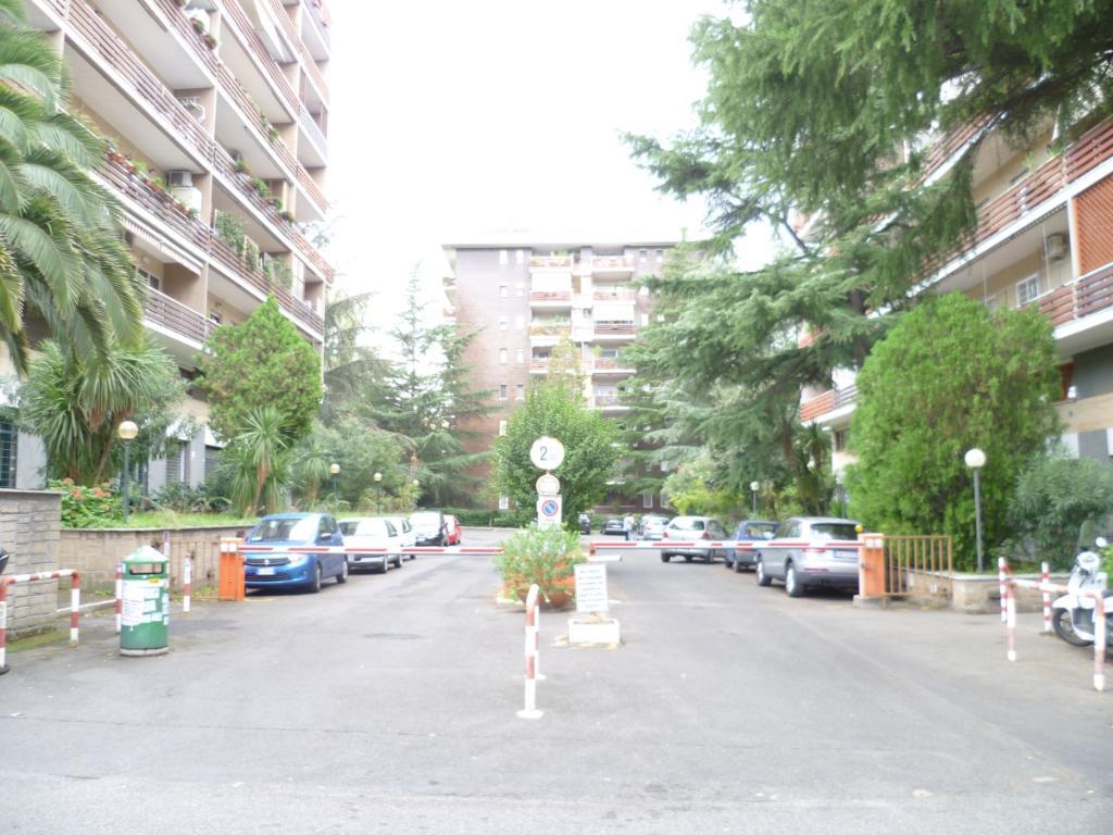 Appartamento ROMA affitto  Eur via del serafico IMMOBILI & IMPRESE SRL