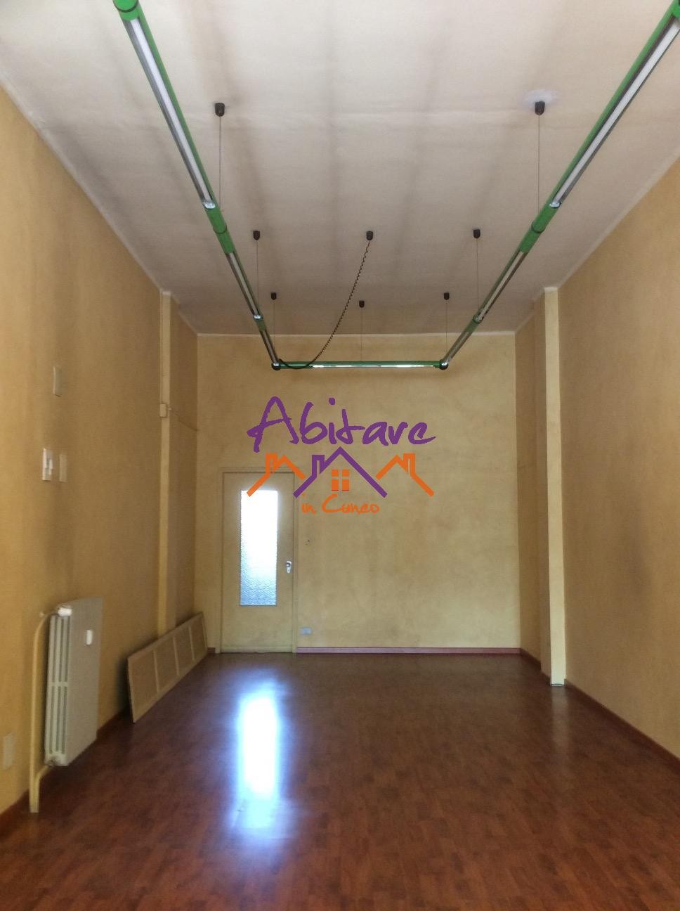 Negozio - Loc.Com. CUNEO affitto    ABITARE 4 SAS