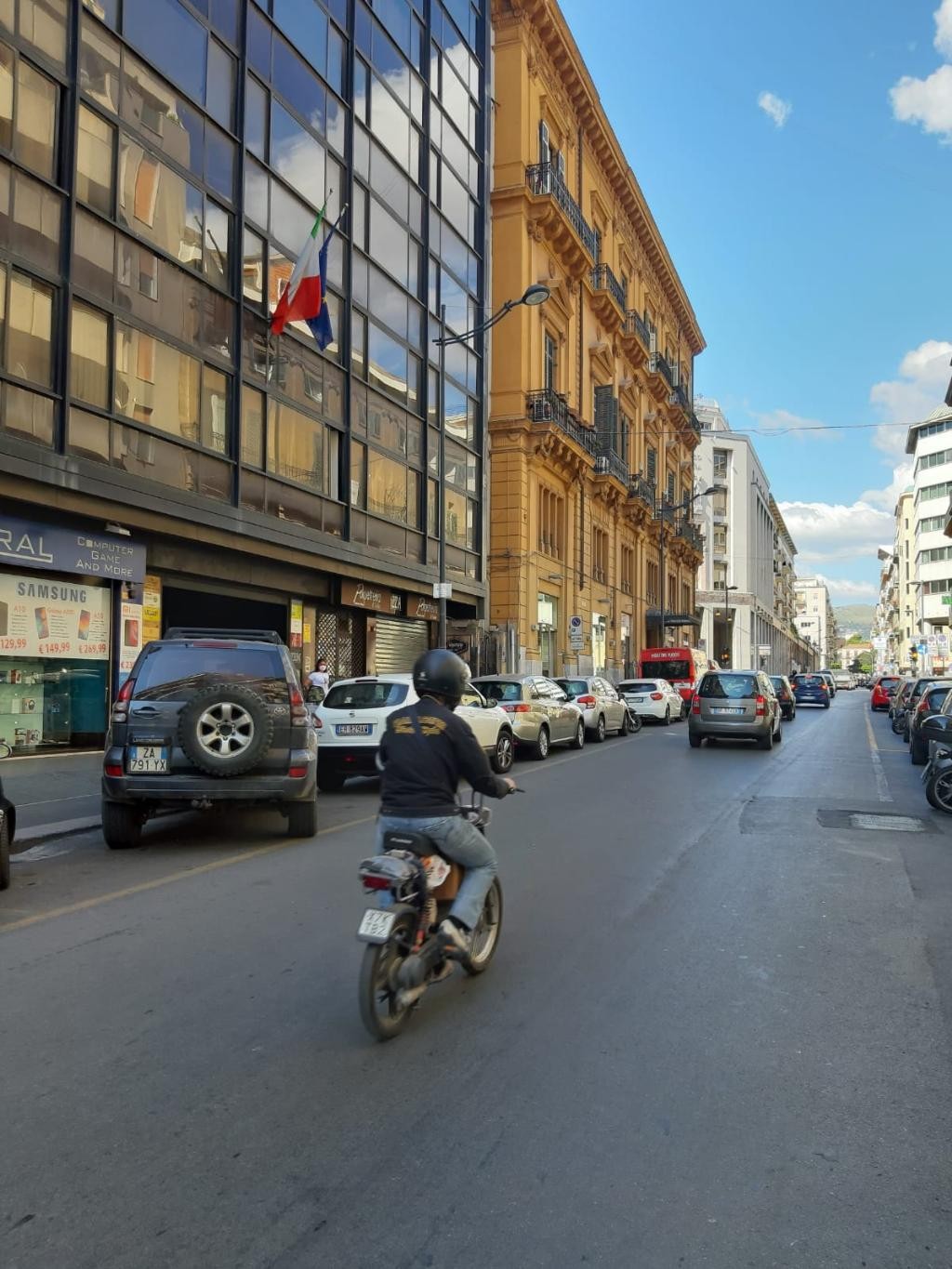 Ufficio - Loc.Com. PALERMO affitto  RUGGERO SETTIMO via Mariano Stabile Punto Casa di Claudio Costantino