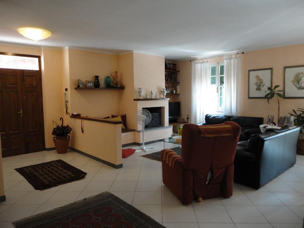  sarzana vendita quart:  il centro immobiliare snc di stefano santi