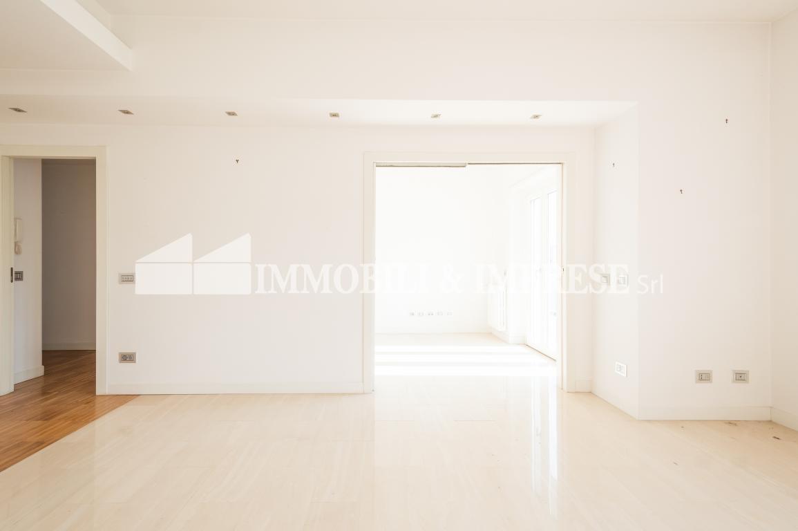 Appartamento ROMA vendita  Eur via dell