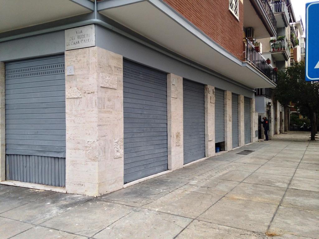 Negozio - Loc.Com. ROMA vendita  CASILINA Via dei Balestrucci - negozio IMMOBILI DI PRESTIGIO SRL