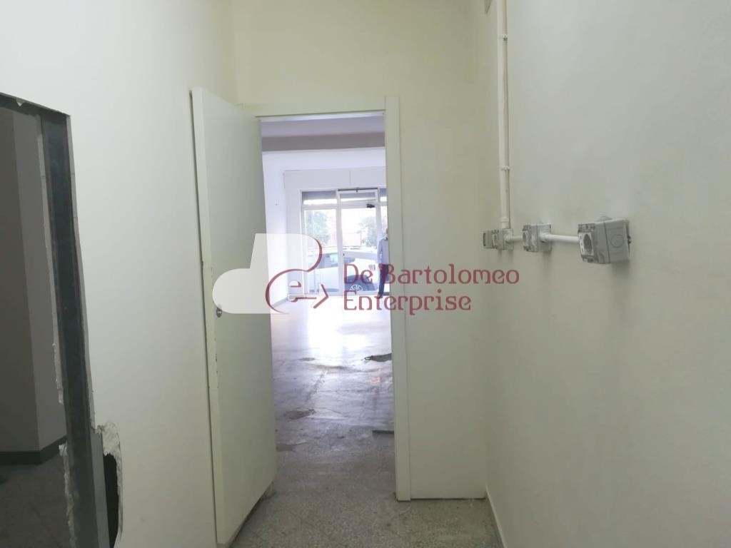 Negozio - Loc.Com. BARI affitto  MURAT PIAZZA LUIGI DI SAVOIA DE BARTOLOMEO ENTERPRISE