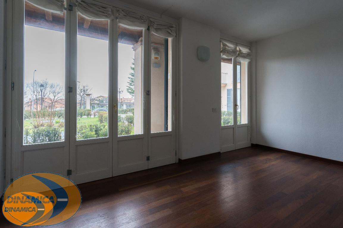 Appartamento MISSAGLIA vendita   Via Dei Campi DINAMICA - PELLICORO TOMMASO  - R.E.A. 300605 LC