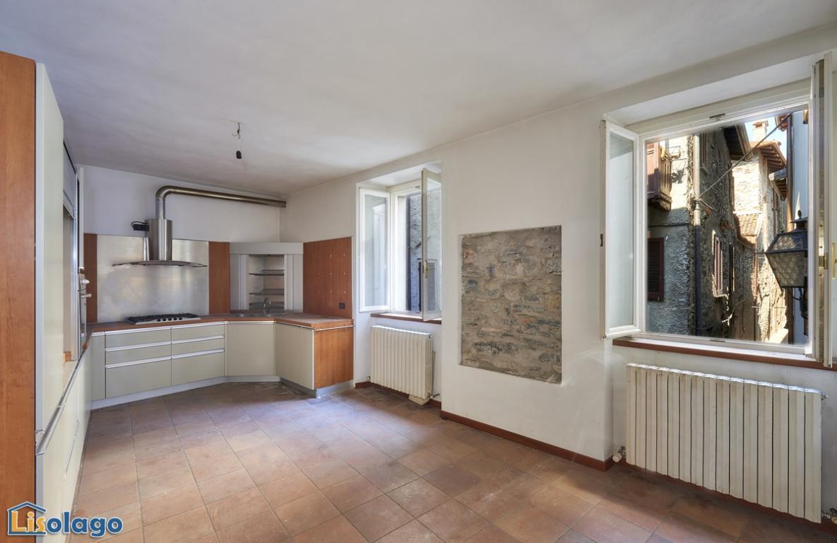 Villa Unifamiliare - Indipendente MANDELLO DEL LARIO vendita   Contrada Pretorio Lisolago Servizi Immobiliari