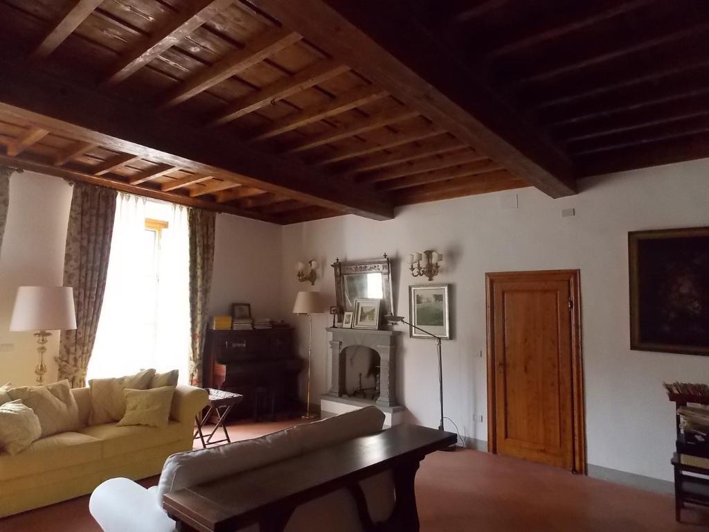 Vendesi elegante villa a San Casciano in Val di Pesa (FI)