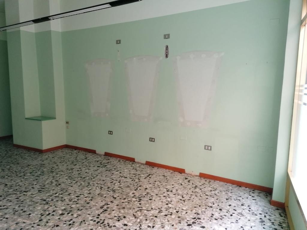 Negozio - Loc.Com. ASTI affitto   VIA GUTTUARI TUTTOCASE Agenzia Immobiliare