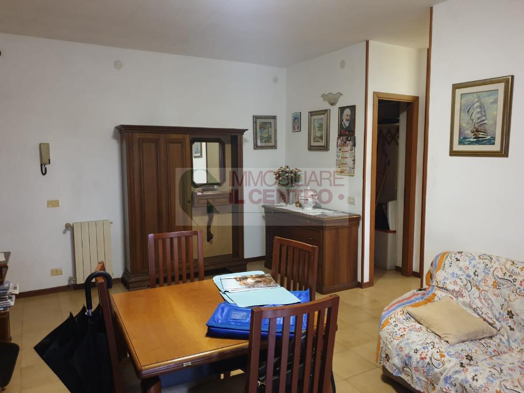  sarzana vendita quart:  il centro immobiliare snc di stefano santi