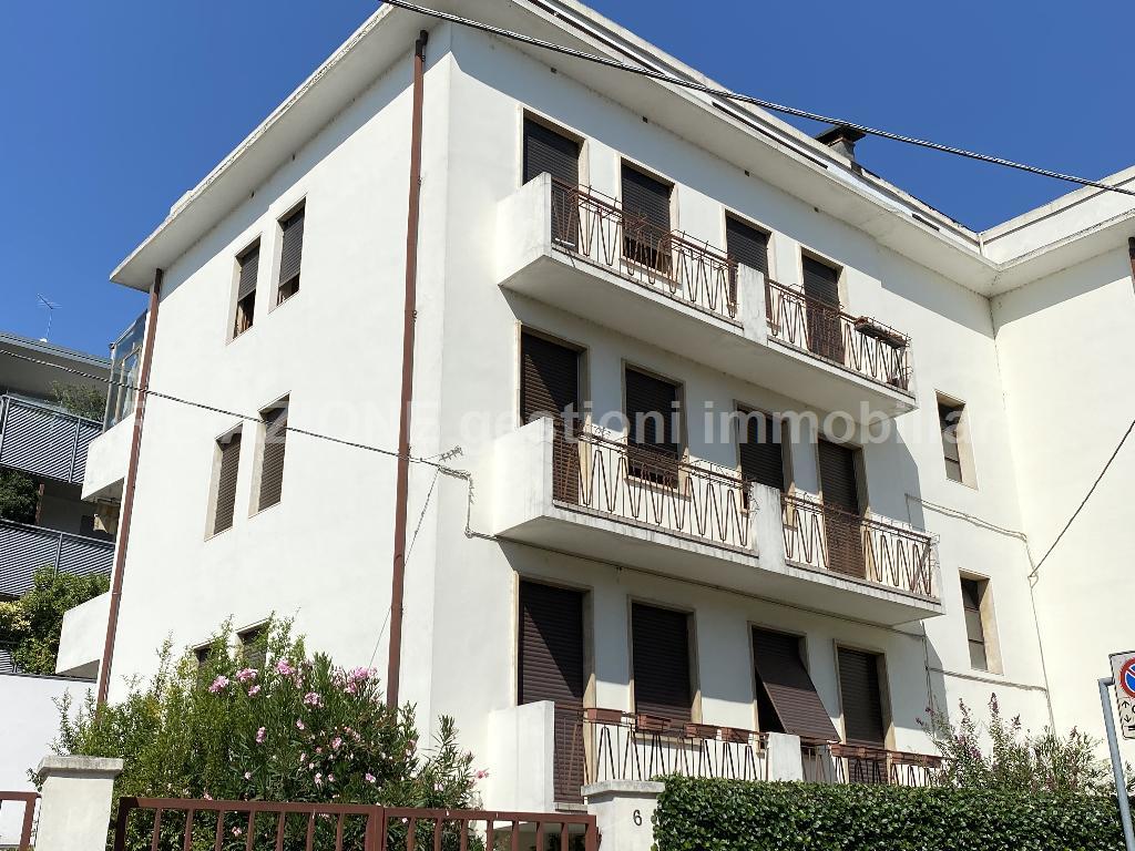 Appartamento VICENZA vendita  BORGO CASALE via valdagno RE-AZIONE gestioni immobiliari