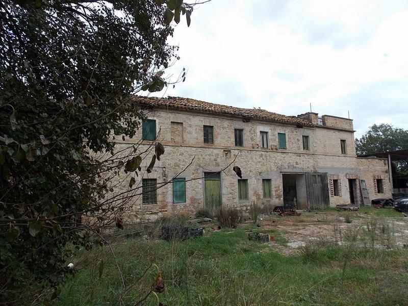 Casale in vendita a Campofilone con terreno