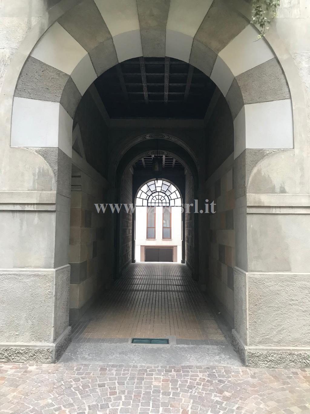  milano vendita quart:  vive-srl