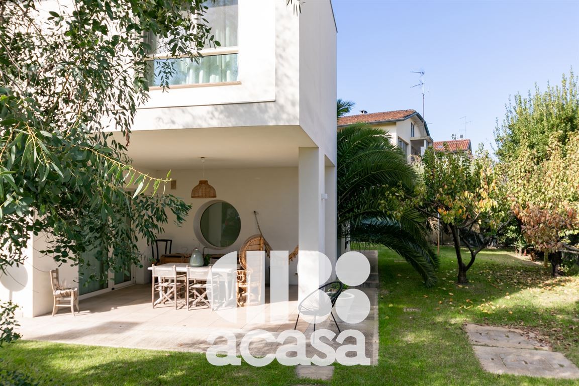 Villa in Vendita
