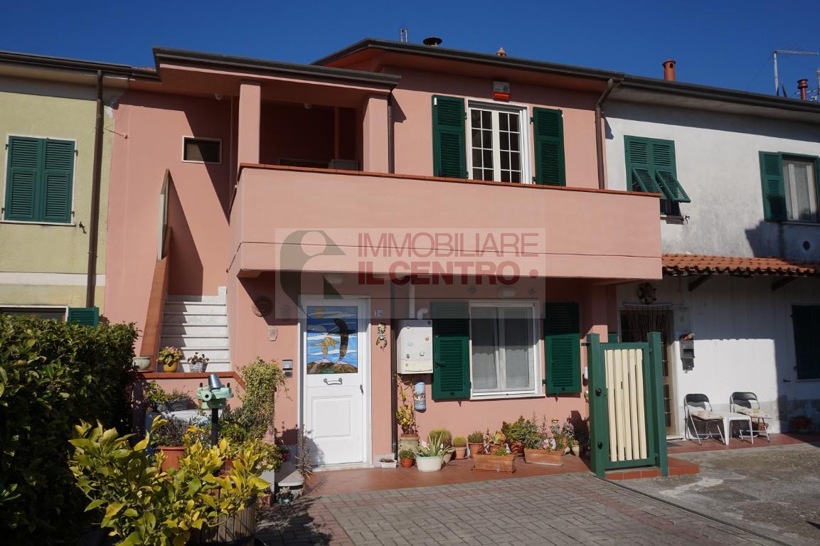  sarzana vendita quart:  il centro immobiliare snc di stefano santi