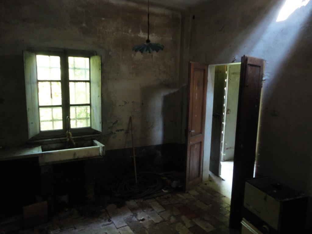  sarzana vendita quart:  il centro immobiliare snc di stefano santi