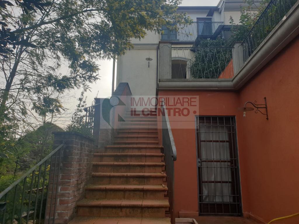  sarzana vendita quart:  il centro immobiliare snc di stefano santi