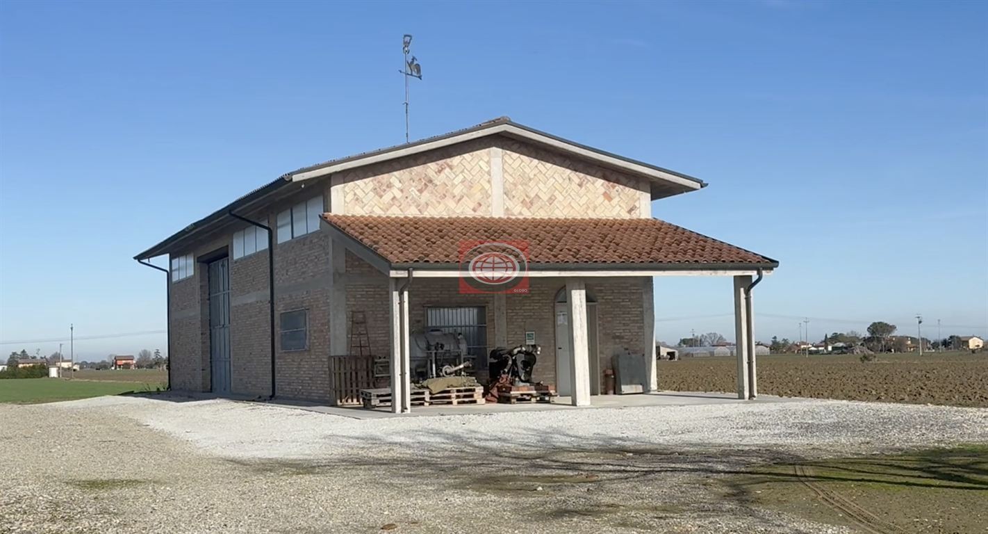 Magazzino in Vendita