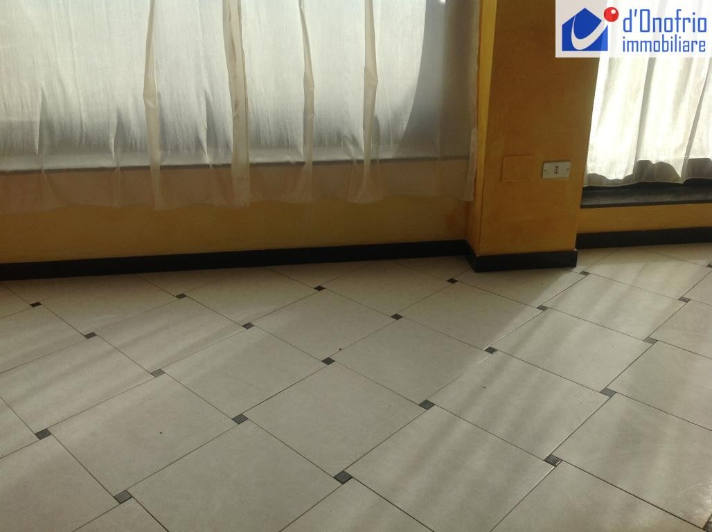 Negozio - Loc.Com. CAMPOBASSO affitto    STUDIO IMMOBILIARE  d