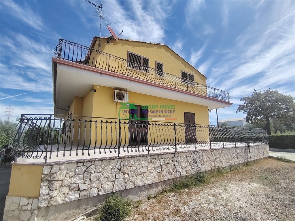 Villa in Vendita
