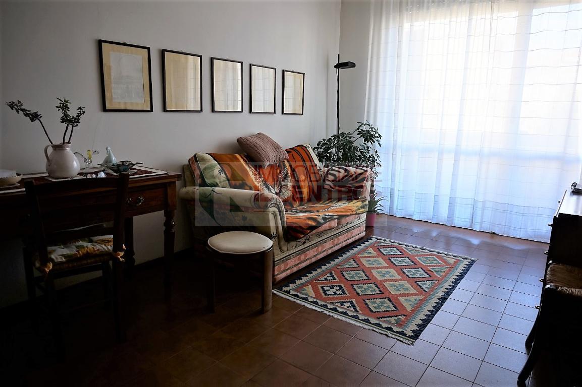  italia vendita quart:  il centro immobiliare snc di stefano santi