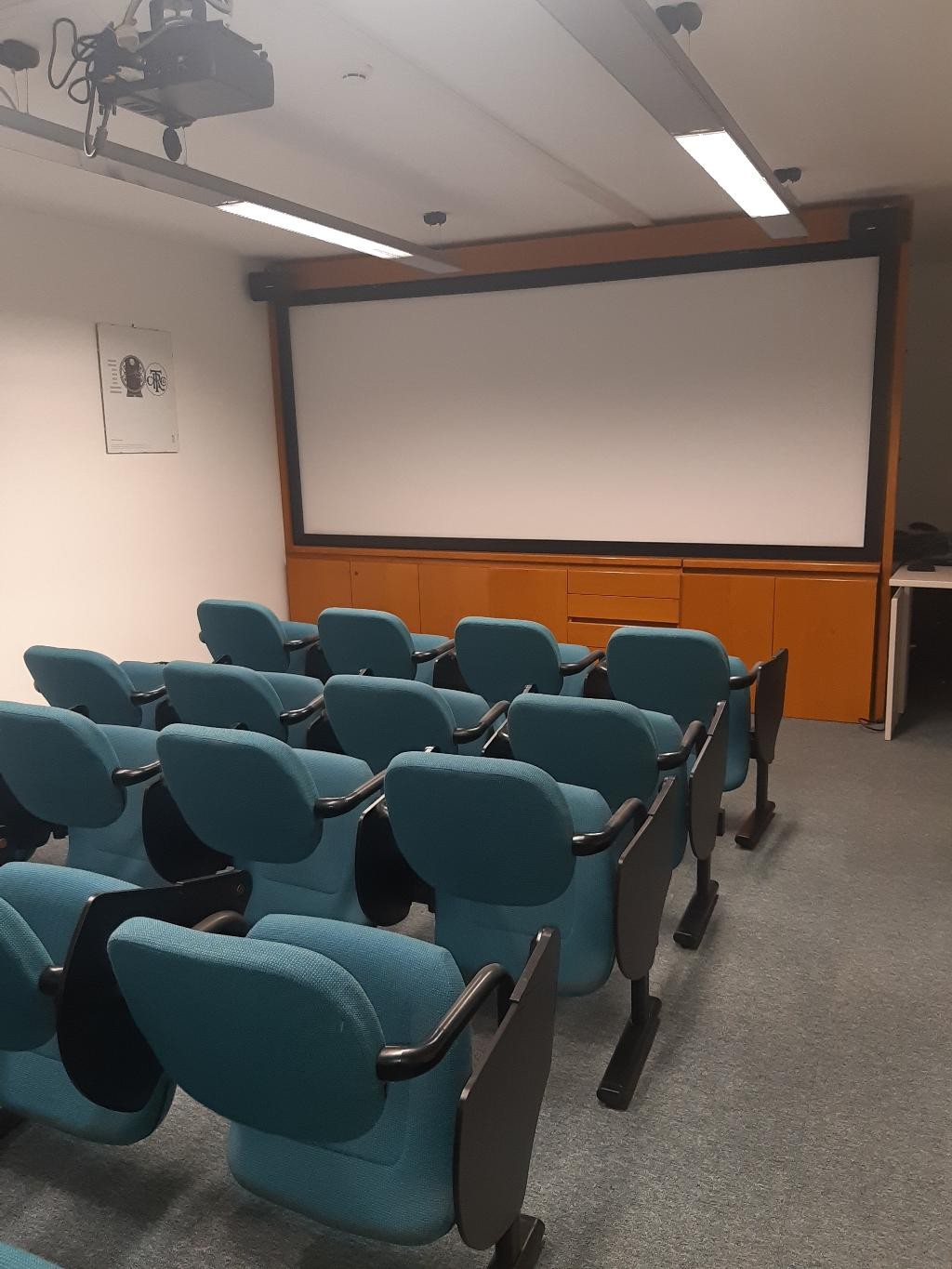 Ufficio - Loc.Com. PALERMO affitto  RUGGERO SETTIMO via Mariano Stabile Punto Casa di Claudio Costantino