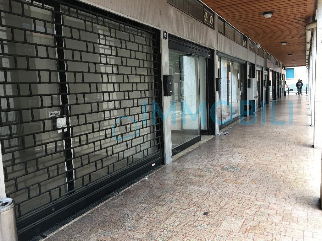 Negozio - Loc.Com. LECCO affitto   turati STUDIO LECCO TRE S.R.L.