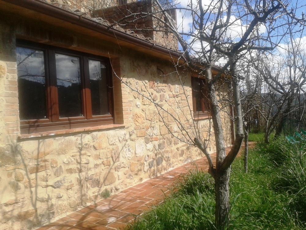 Villa Unifamiliare - Indipendente MONTICIANO vendita    LIVING DI SERENA VANNONI