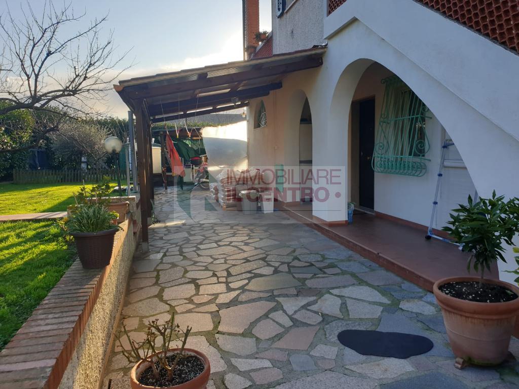  santo stefano di magra vendita quart:  il centro immobiliare snc di stefano santi