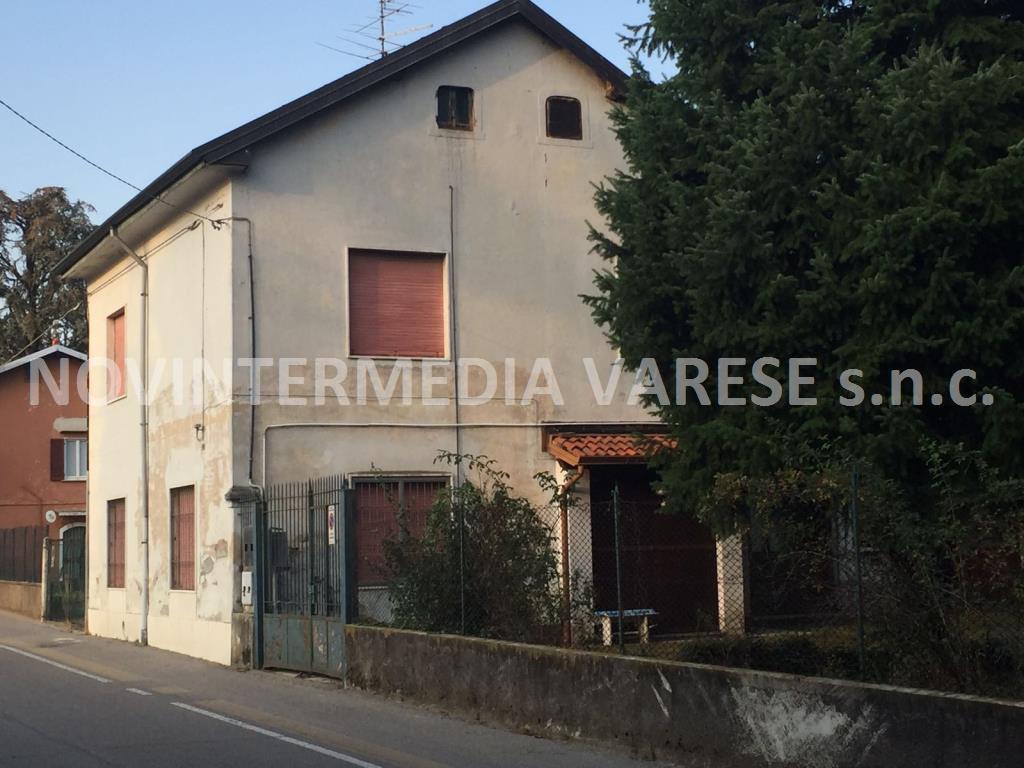  venegono inferiore vendita quart:  novintermedia varese snc