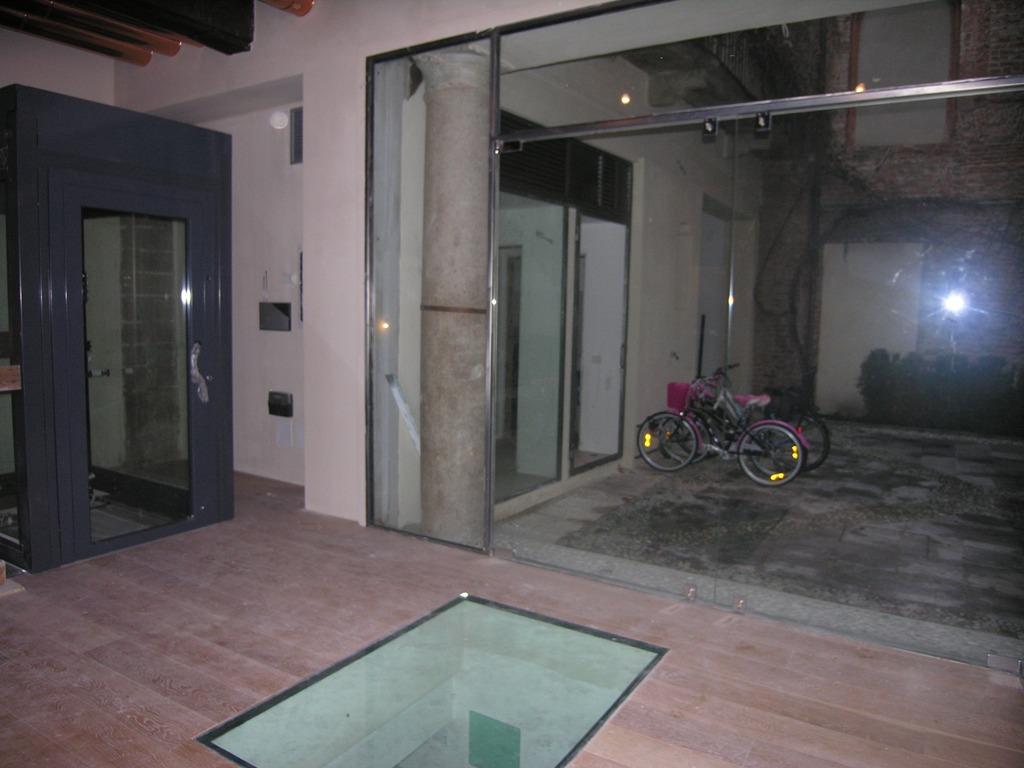 Negozio - Loc.Com. MILANO vendita  MONTENAPOLEONE  VIVE SRL